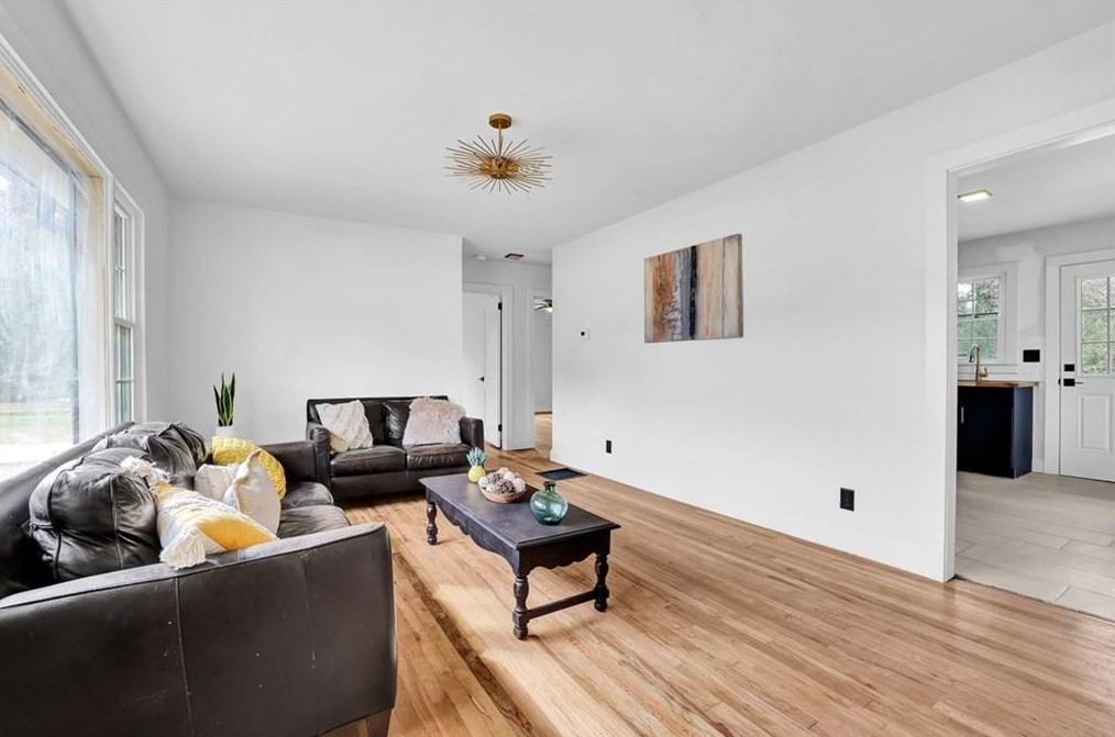 4212 Hanes Dr, Decatur GA  30035-1945 exterior