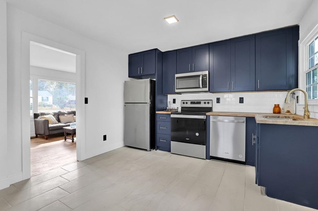 4212 Hanes Dr, Decatur GA  30035-1945 exterior