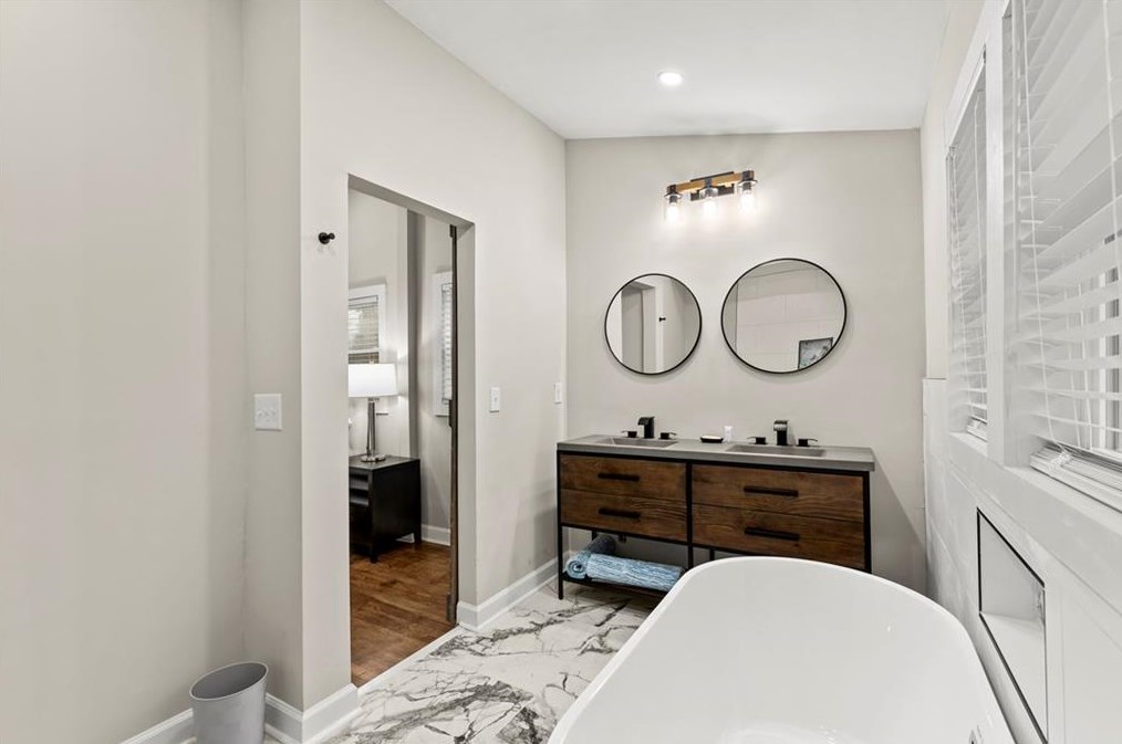 3041 Dove Way, Decatur GA  30033-3901 exterior