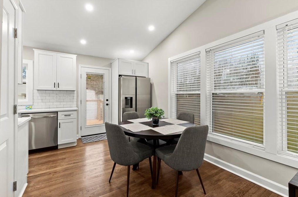 3041 Dove Way, Decatur GA  30033-3901 exterior