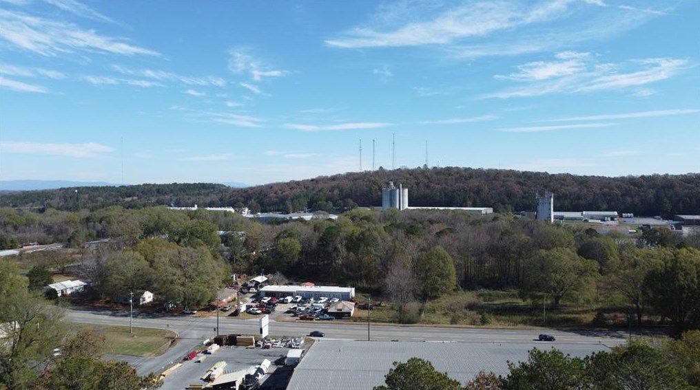 153 Ridgecrest Dr, Calhoun GA  30701-8710 exterior
