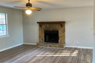 2780 Highpoint Rd - Photo 4