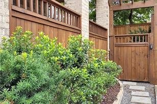 545 Bishop Way NE - Photo 4