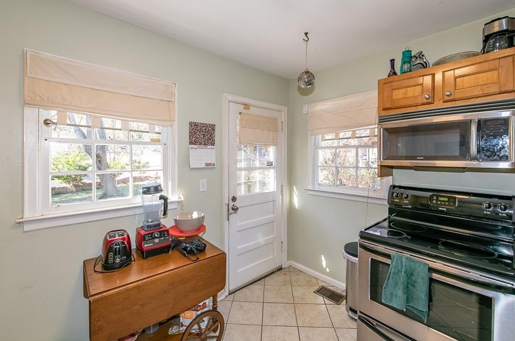 1395 Dorothy Dr, Decatur GA  30030-4626 exterior