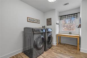 1445 Diamond Head Dr - Photo 32