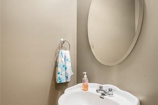 440 Riverside Dr, Calhoun, GA 30701-5415