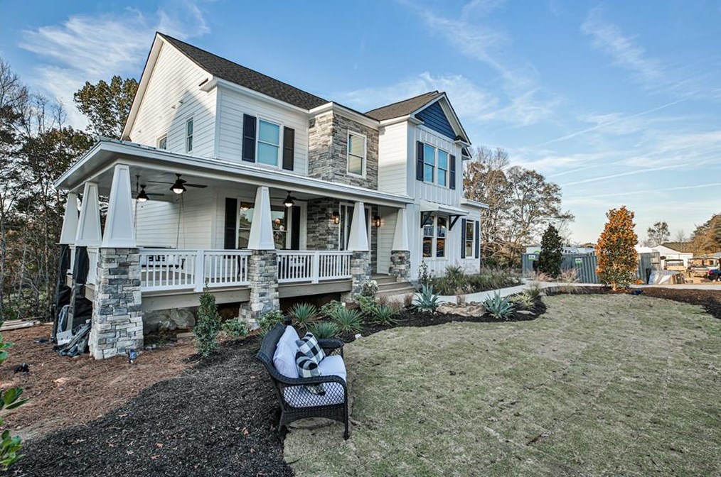 1072 Pinyan Ln, Carrollton, GA 30117