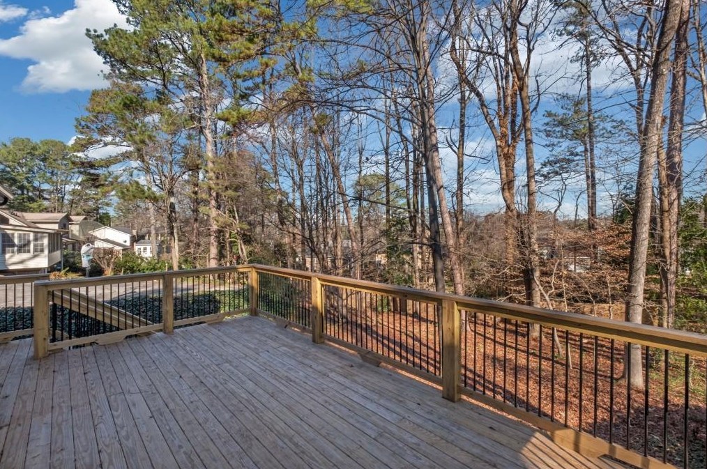 5265 Vernon Lake Dr, Atlanta GA  30338-3517 exterior