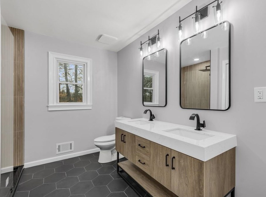 5265 Vernon Lake Dr, Atlanta GA  30338-3517 exterior