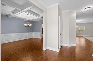 140 Greenview Dr - Photo 6