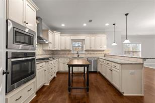 140 Greenview Dr - Photo 10