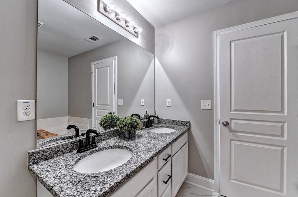 2670 Avanti Way, Decatur GA  30035-4194 exterior