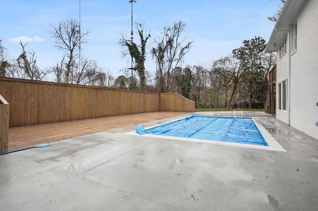 1784 Noble Dr, Atlanta GA  30306-3142 exterior