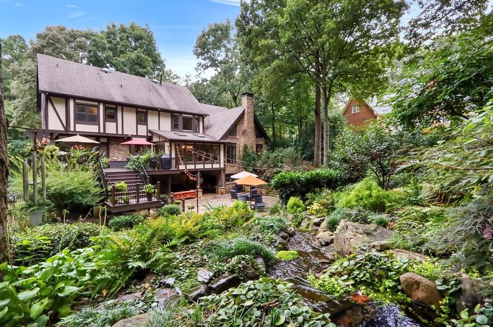 320 Quiet Water Ln, Atlanta GA  30350-3723 exterior