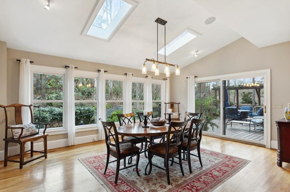 320 Quiet Water Ln, Atlanta GA  30350-3723 exterior