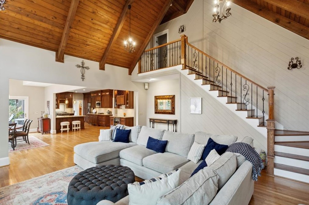 320 Quiet Water Ln, Atlanta GA  30350-3723 exterior