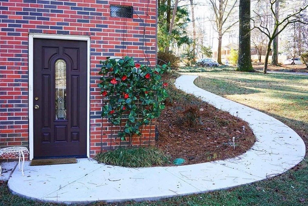 1599 Springbrook Dr, Decatur GA  30033-1819 exterior