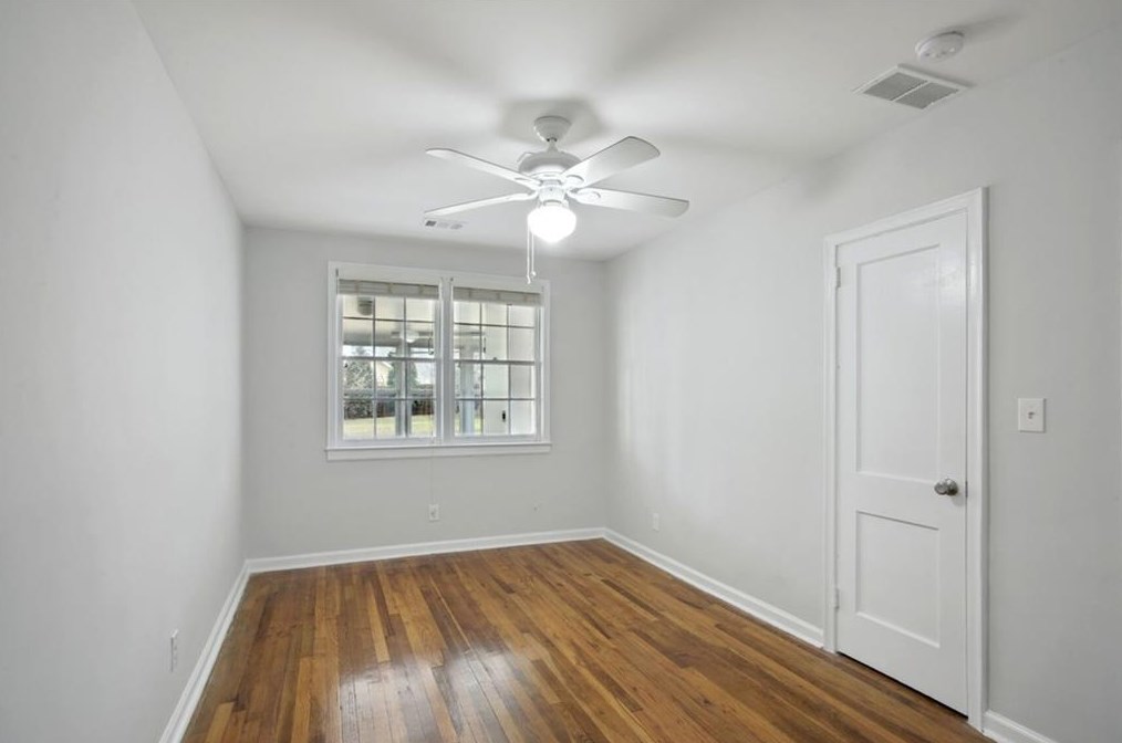 39 Oakridge Ave, Atlanta GA  30317-2915 exterior