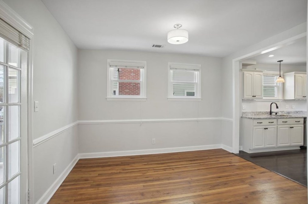 39 Oakridge Ave, Atlanta GA  30317-2915 exterior