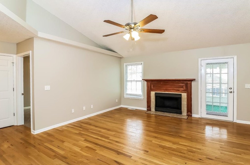 26 White Oak Dr Se, Euharlee, GA 30121