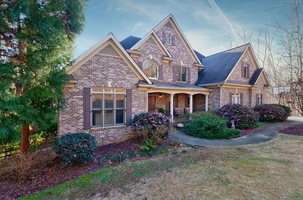 32 Bucks Pt, Hoschton, GA 30548-2183