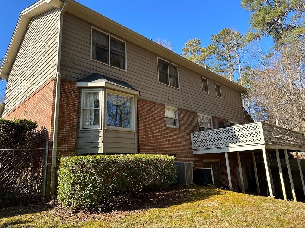 9615 Red Bird Ln, Alpharetta, GA 30022-8493