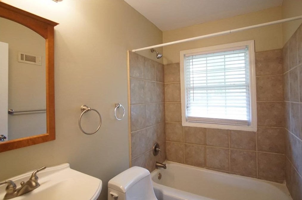 1908 Donna Pl, Decatur GA  30032-5212 exterior