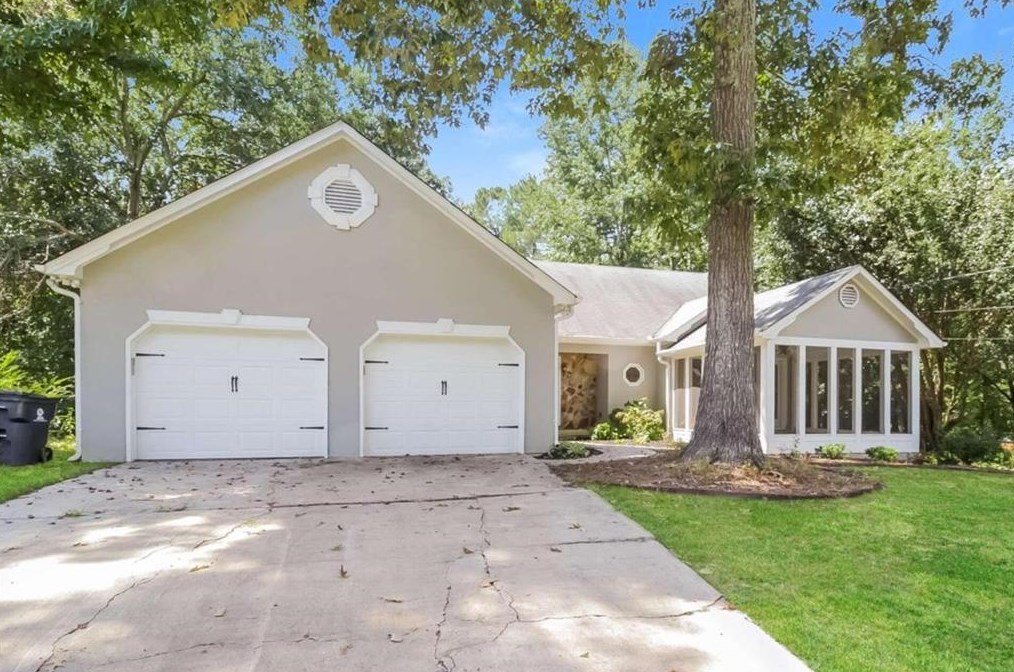 145 Swan Dr, Hiram, GA 30141