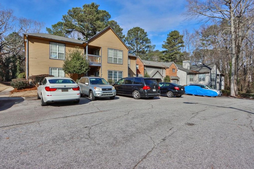 5544 Mountain Springs Cir, Stone Mountain, GA 30088-3449