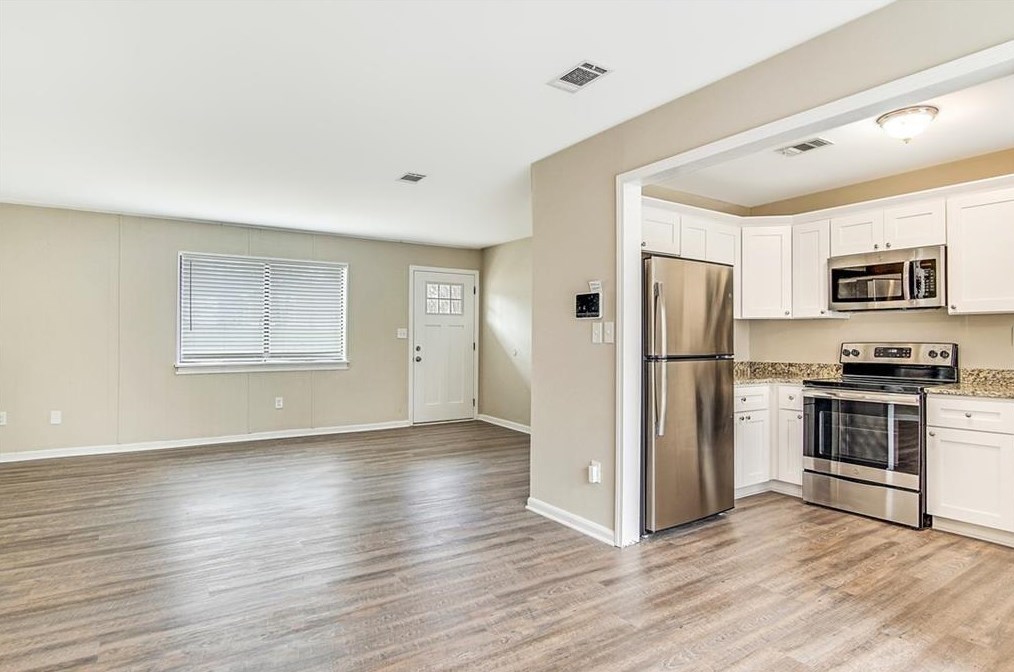 1662 Freedom Vly, Decatur GA  30032-4811 exterior