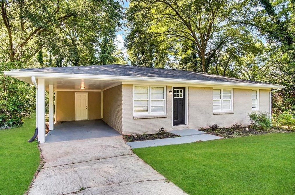 1427 Austin Rd, Decatur GA  30032-3131 exterior