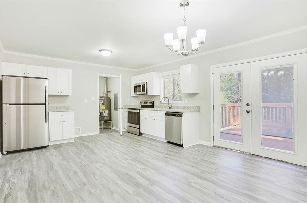 2128 Rosewood Rd, Decatur GA  30032-7173 exterior