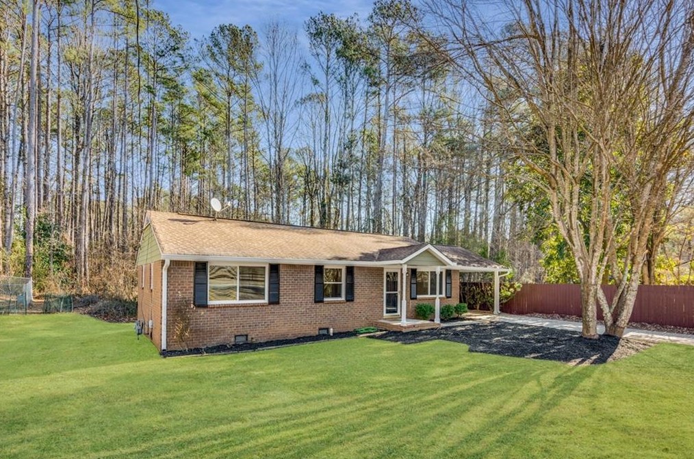 3950 Garden Cir, Acworth, GA 30101-5026
