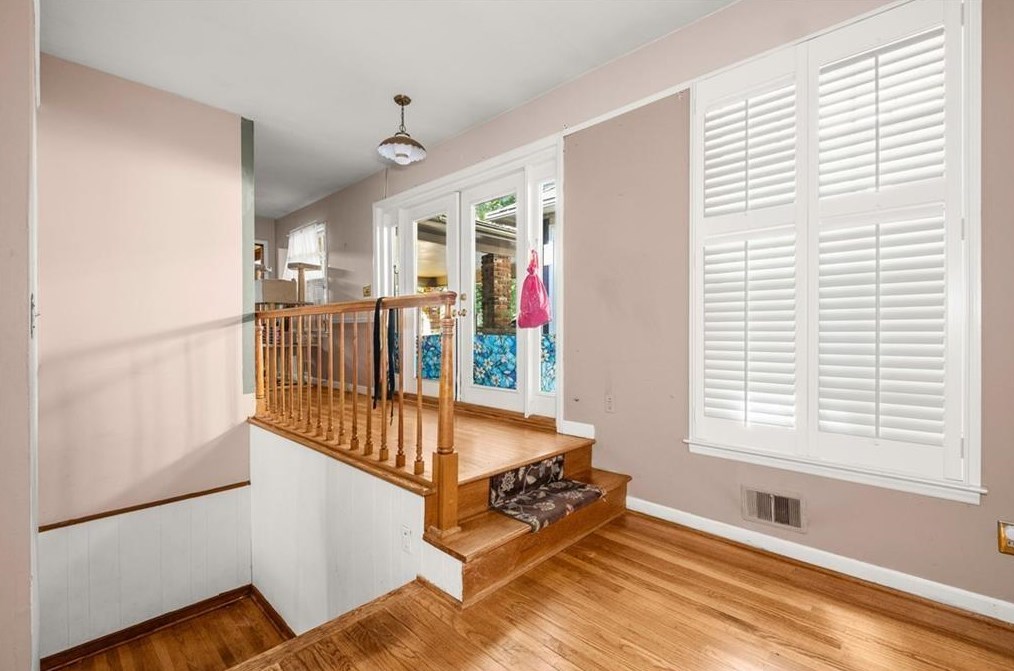 2525 Overlook Dr, Atlanta GA  30344-2026 exterior