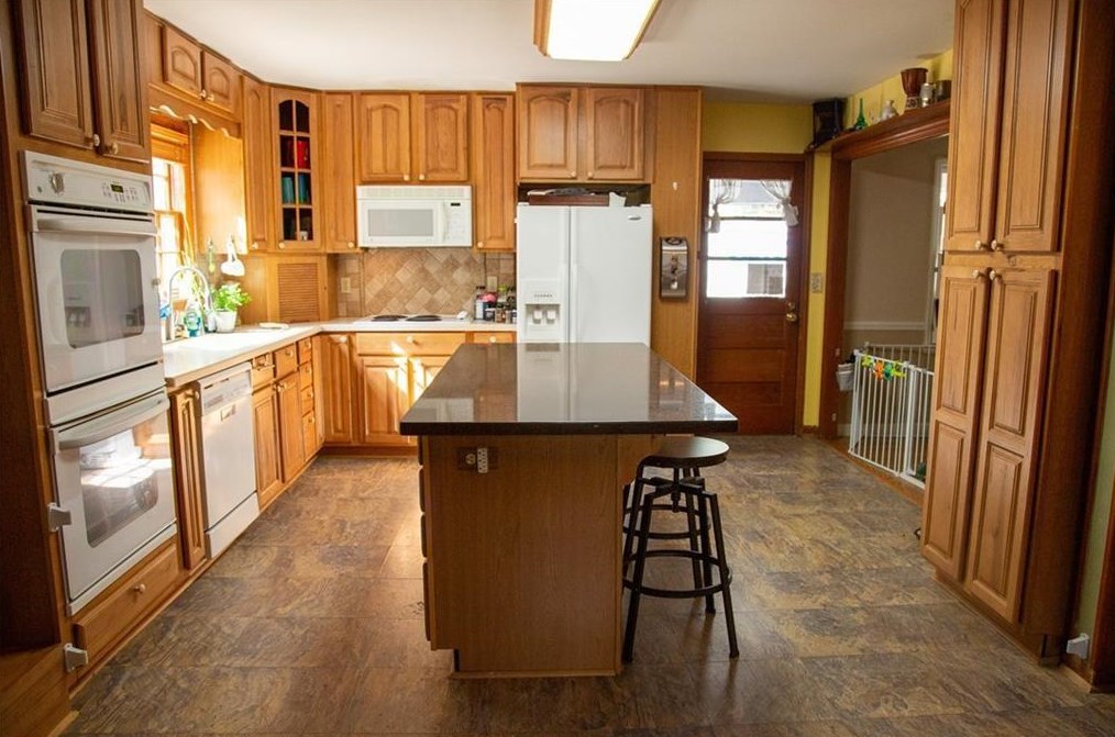 2525 Overlook Dr, Atlanta GA  30344-2026 exterior