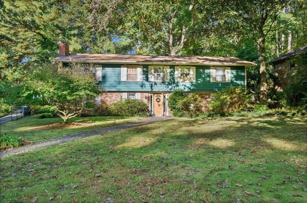 2525 Overlook Dr, Atlanta GA  30344-2026 exterior