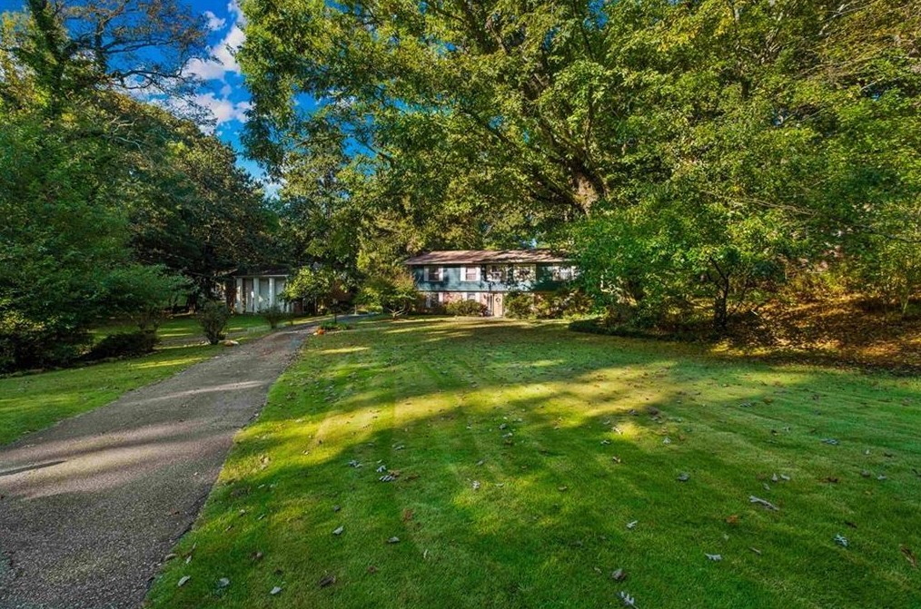 2525 Overlook Dr, Atlanta GA  30344-2026 exterior