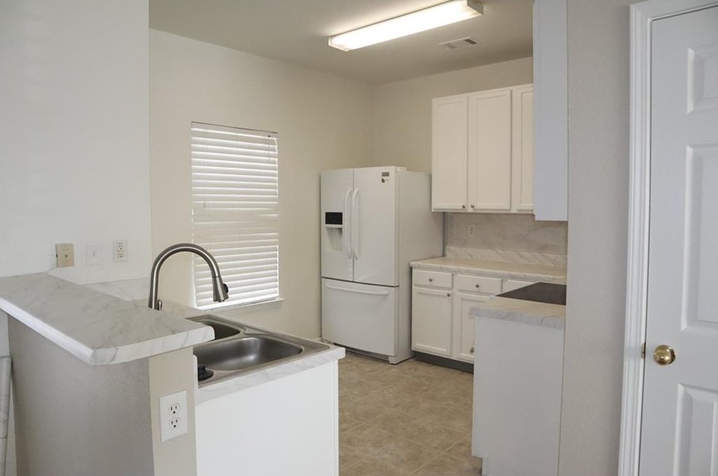 2733 Snapfinger Mnr, Decatur, GA 30035-4166