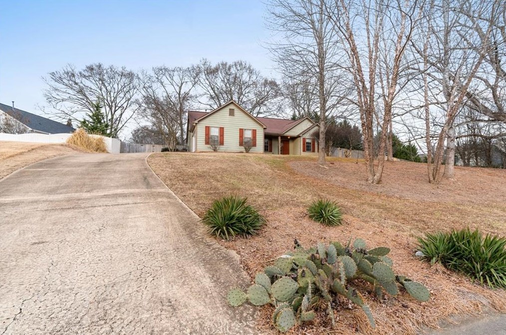 7715 Streamside Ln, Cumming, GA 30028-8916