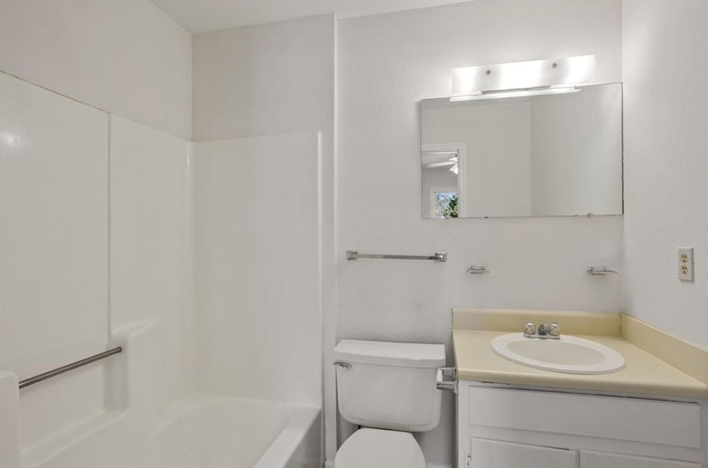 1720 Wynndowne Trl, Smyrna GA  30080-2478 exterior