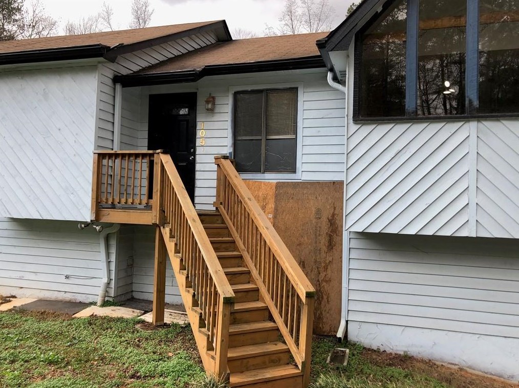 105 Omega Dr, Lawrenceville GA  30044-4225 exterior