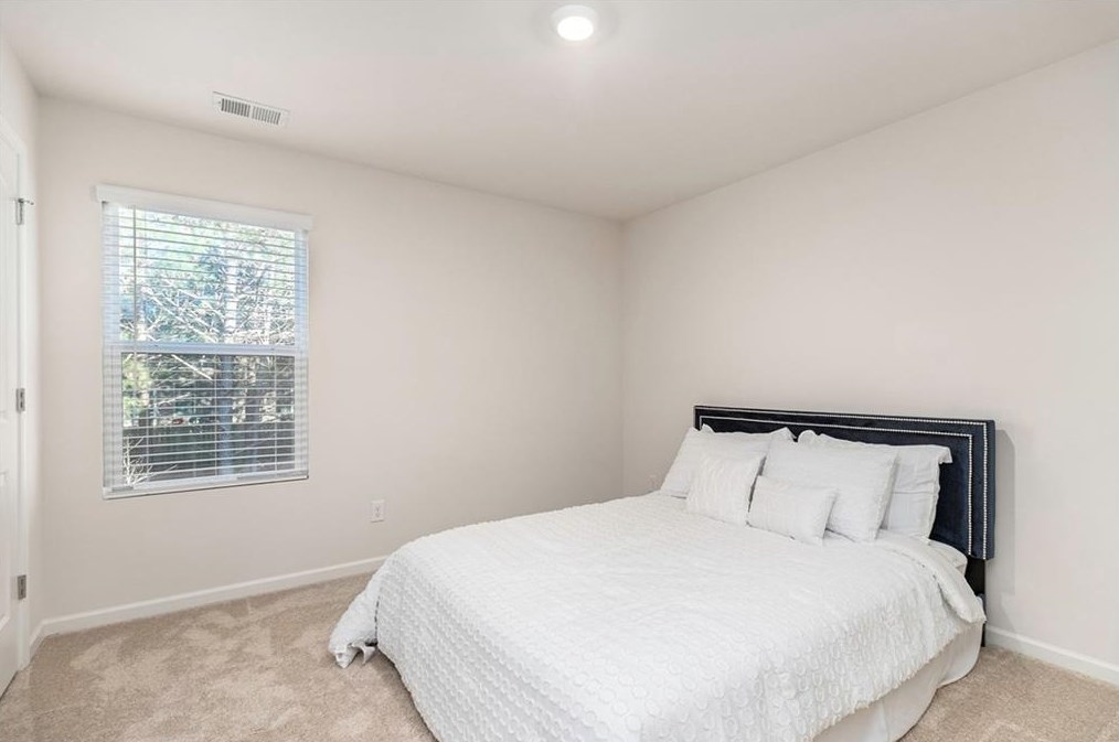 1106 Shadow Glen Dr, Fairburn GA  30213-6504 exterior