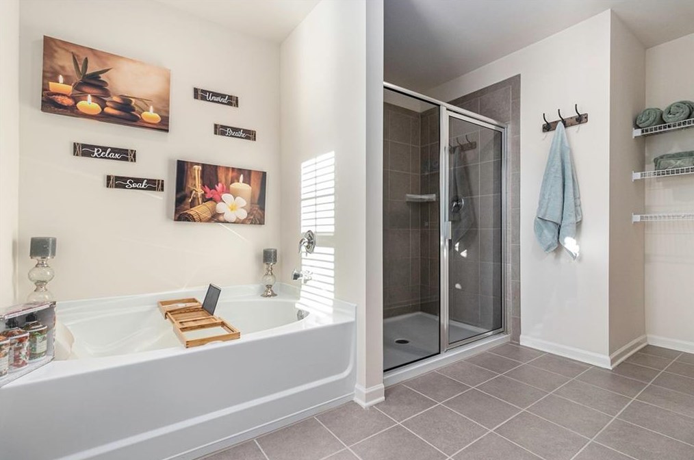 1106 Shadow Glen Dr, Fairburn GA  30213-6504 exterior