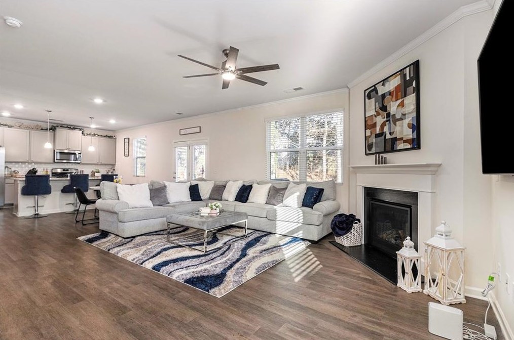1106 Shadow Glen Dr, Fairburn GA  30213-6504 exterior