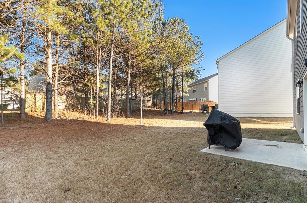 1106 Shadow Glen Dr, Fairburn GA  30213-6504 exterior