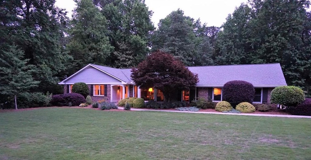455 Page Pl, Roswell, GA 30076