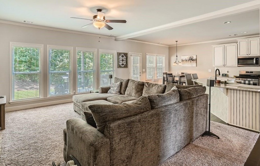 27 Fitzroy Ln, Acworth, GA 30101-1952