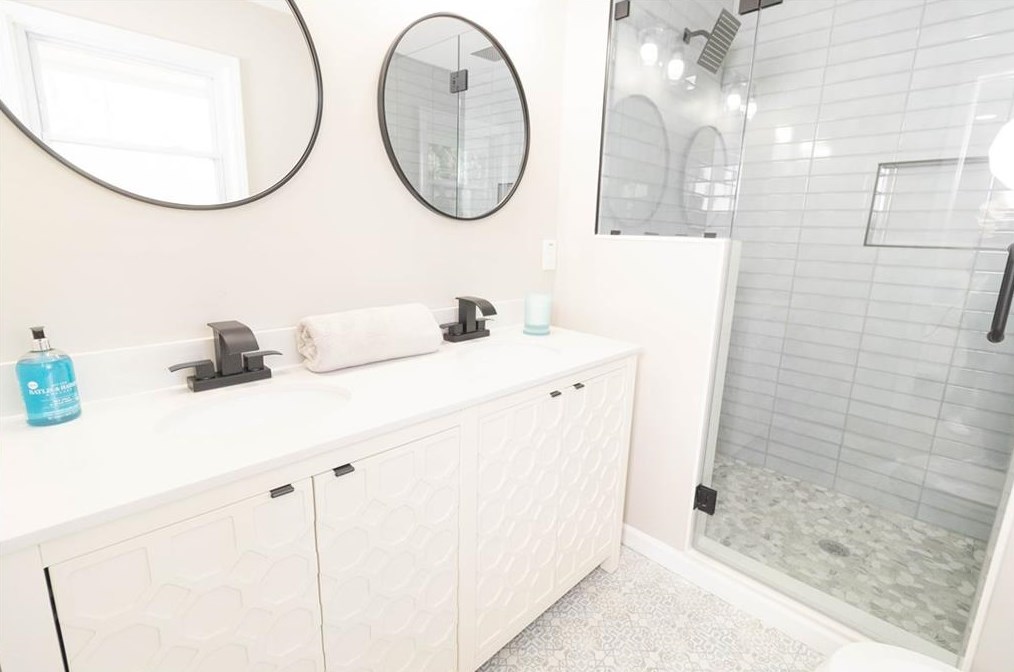 1908 Creekside Ct, Decatur GA  30032-4926 exterior