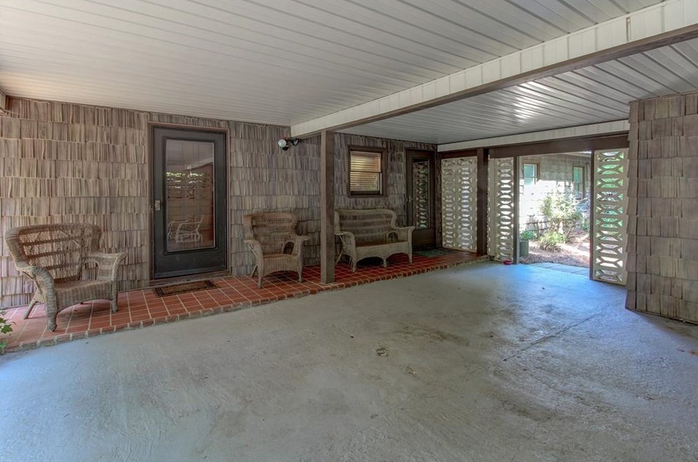 980 S Gordon Rd, Austell, GA 30168