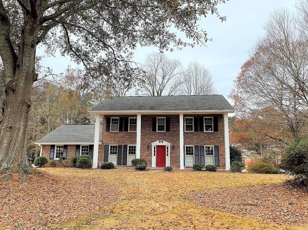1150 Falstaff Dr, Roswell, GA 30076